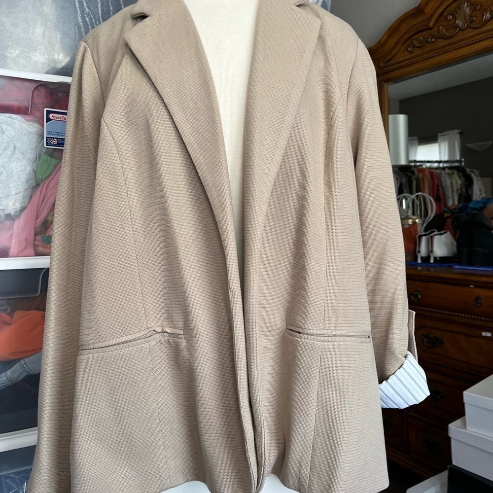 Tan Jacket - Picture 2 of 11